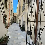 Apartamento Marta House 2 *
